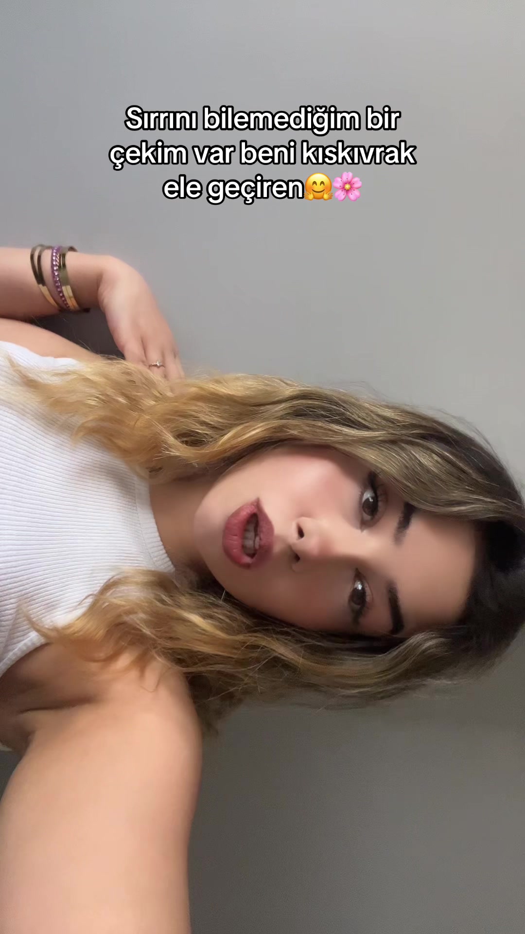 @Elisaa