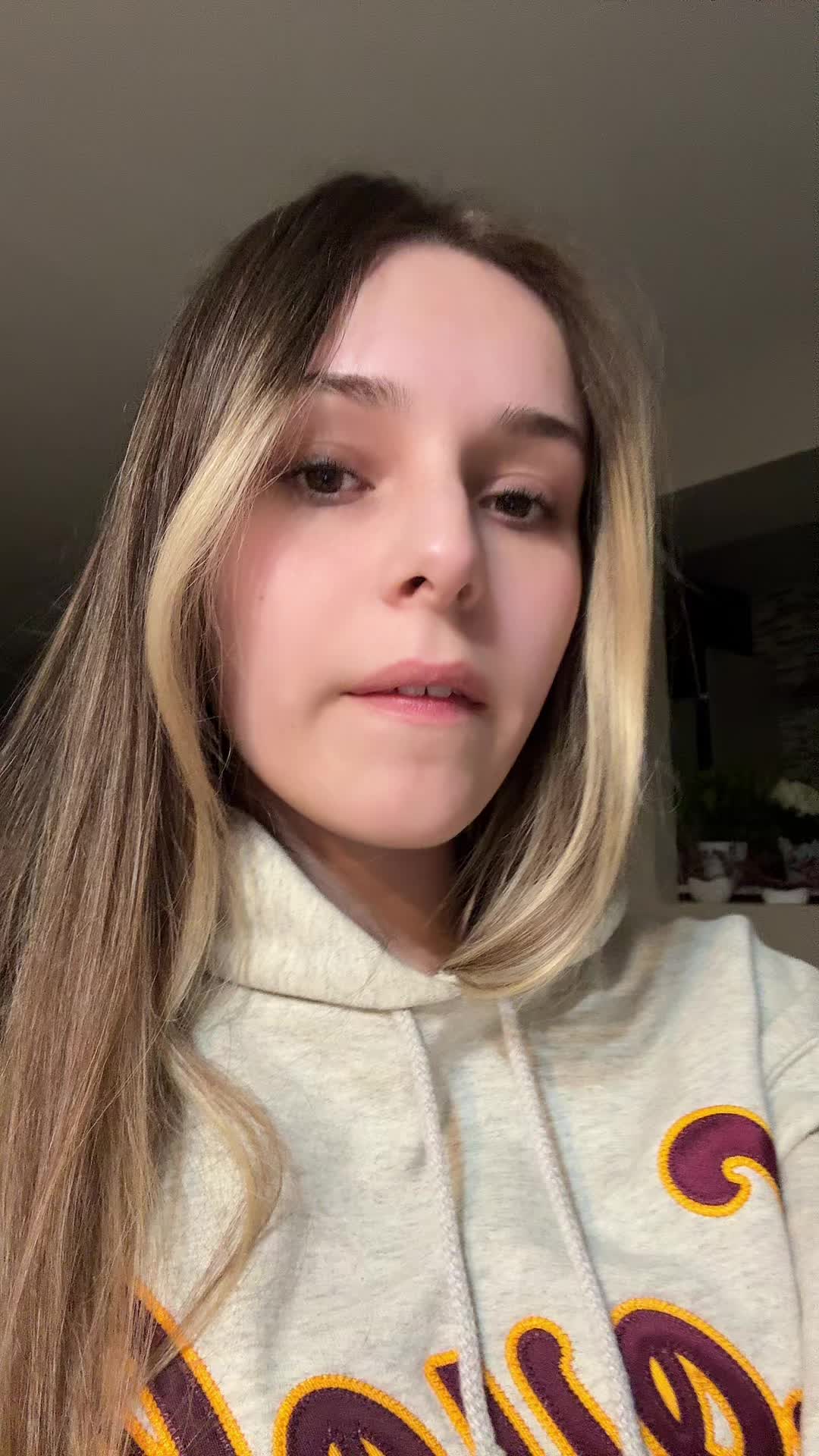 @vivian r.
