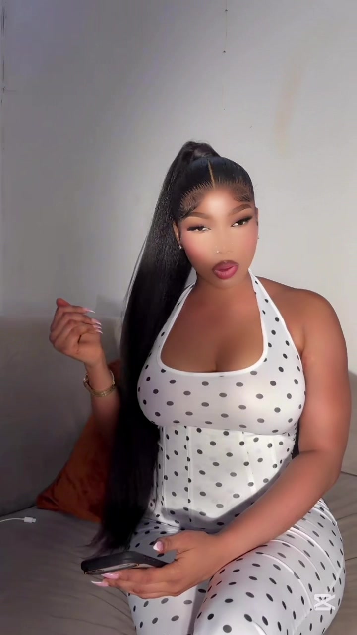 @AMINA ❤️💄🌟