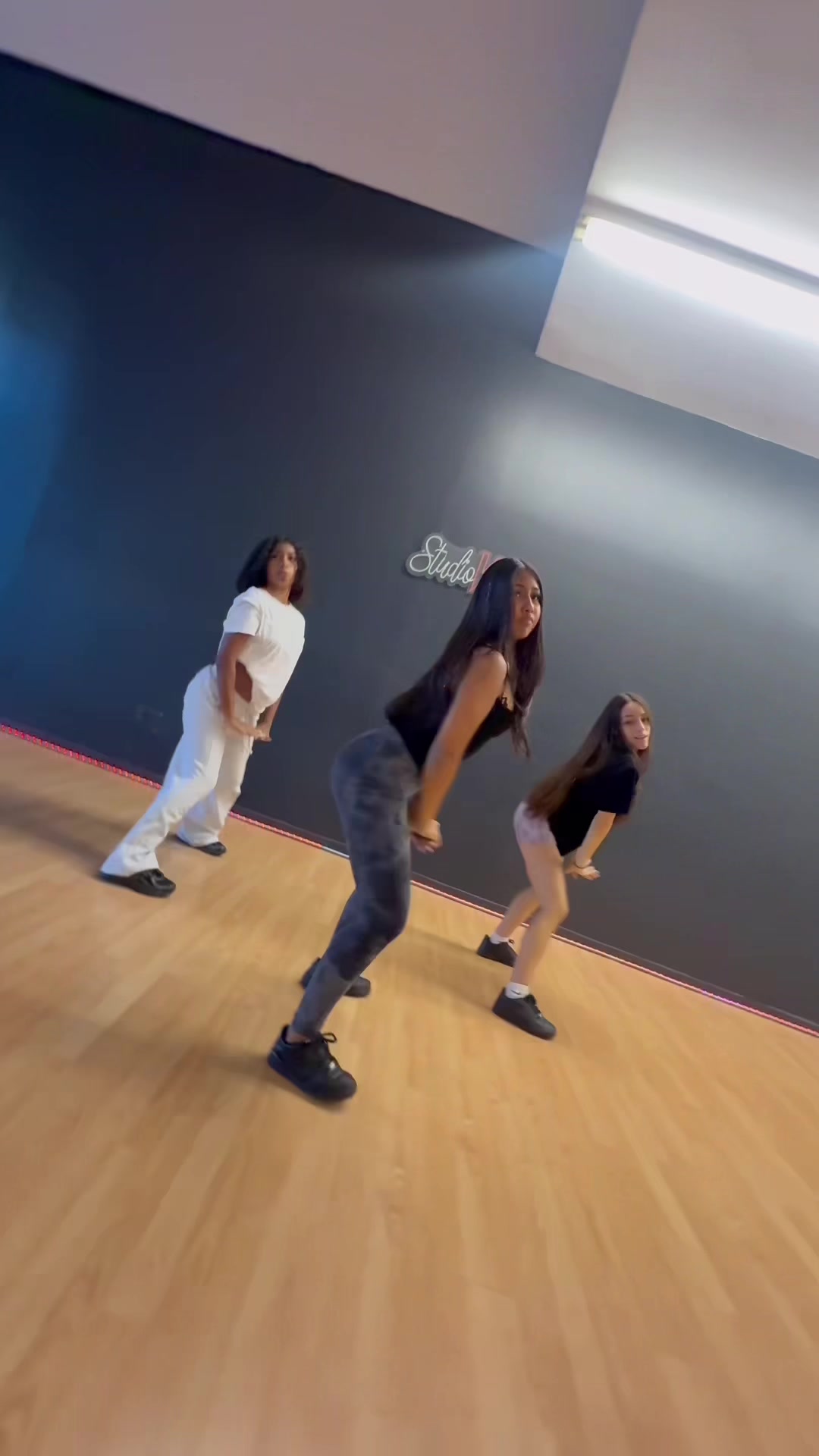 @StudioK