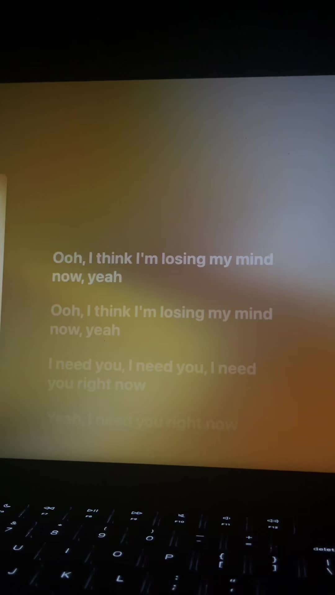 @🎧