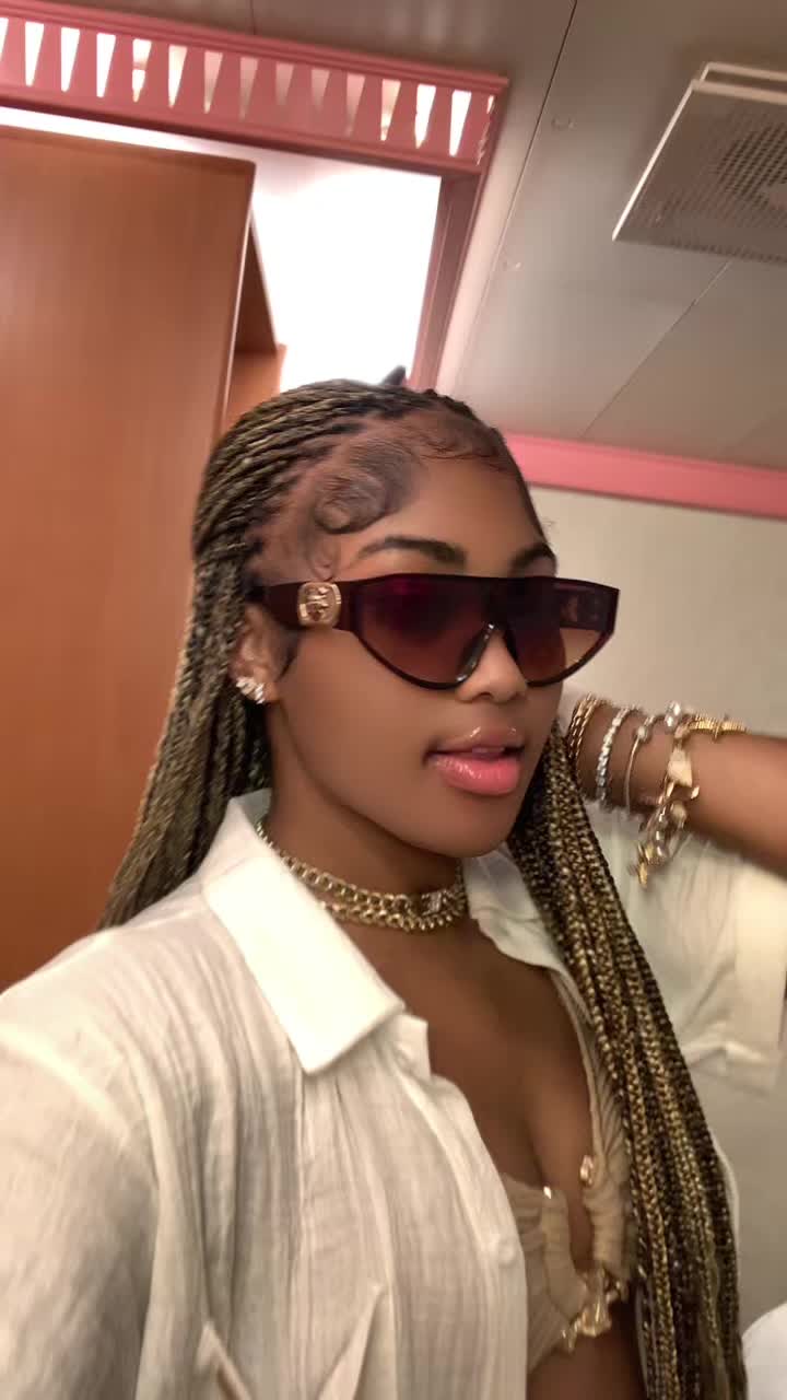 @lilpeanuttyy