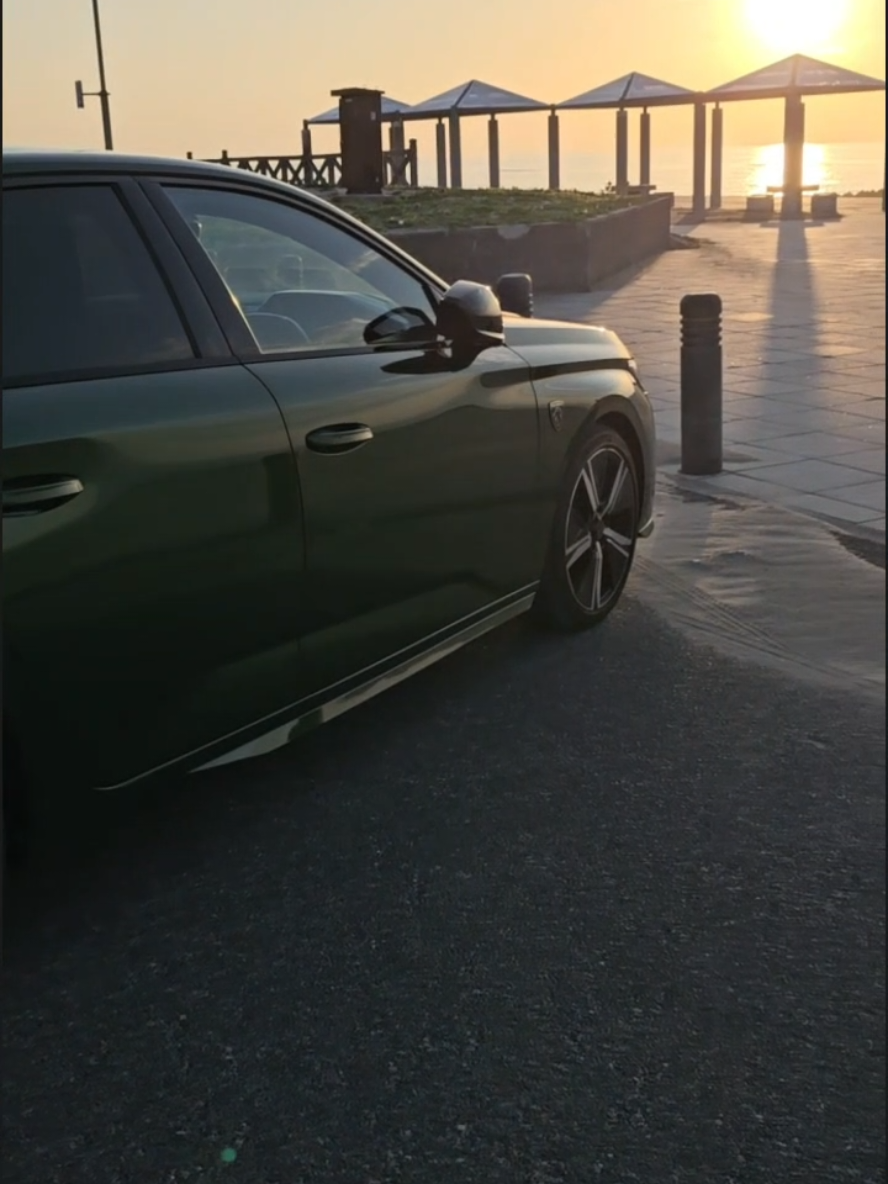 @洗車とPEUGEOT