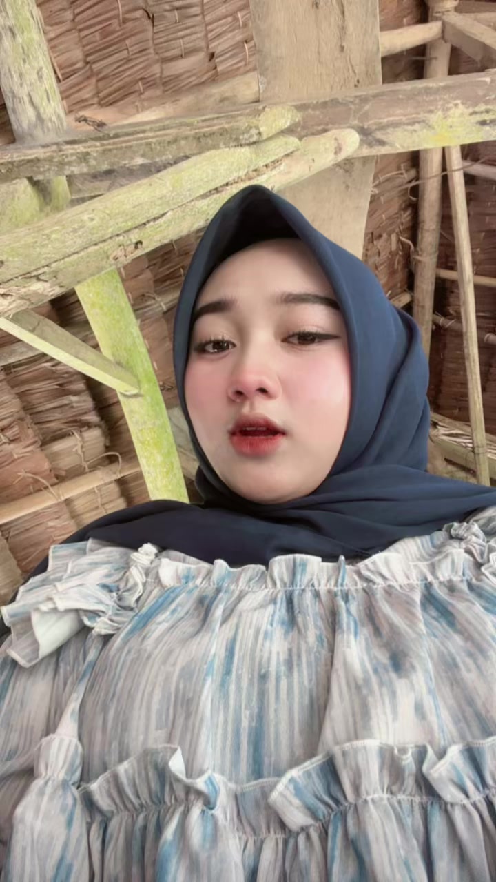 @(jeni&reg;️)