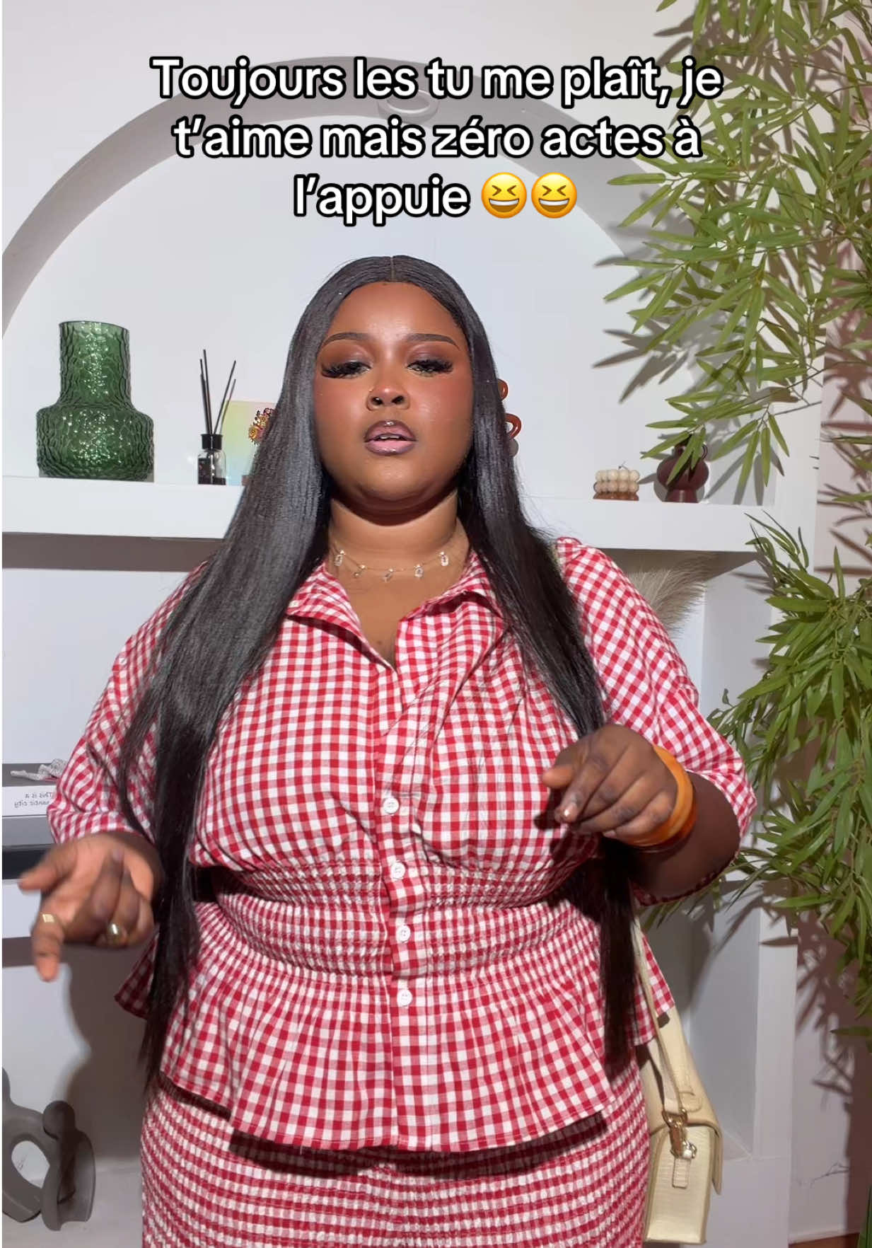 @𝒩𝑜𝓊𝓇𝒶 🍬💕