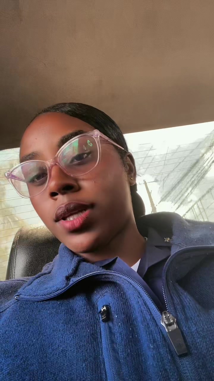 @Titi___