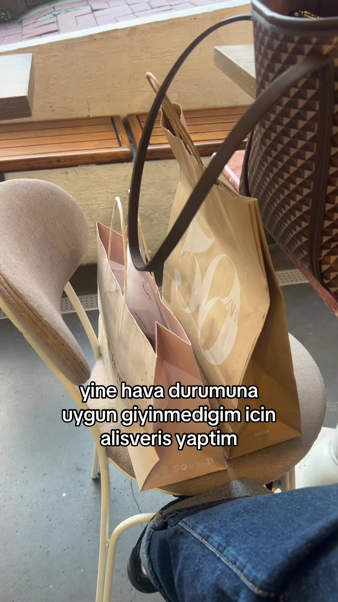 @𝒴