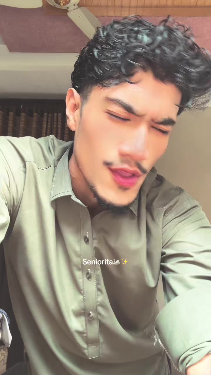 @𝐌𝐞𝐞𝐫𝐚𝐧🕊️