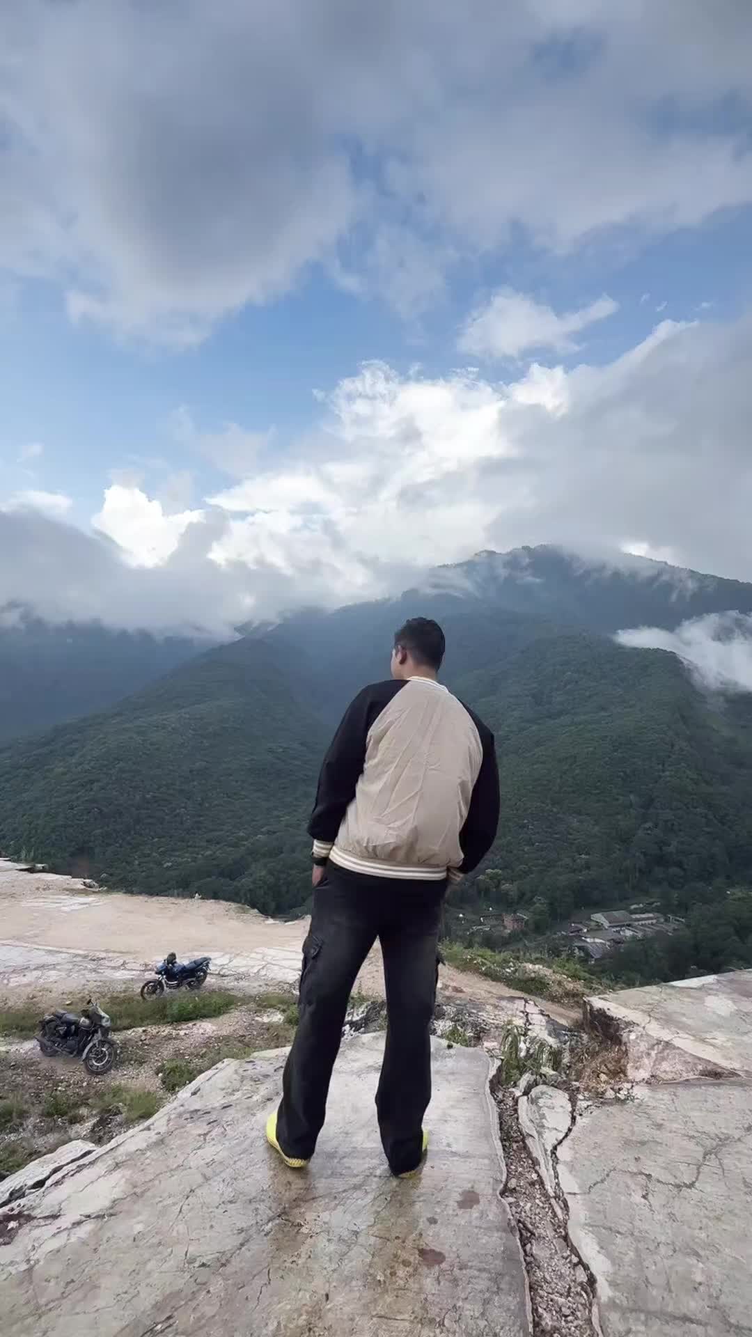 @𝘒𝘪𝘳𝘢𝘯 𝘛𝘮𝘢𝘯𝘨🧿💞