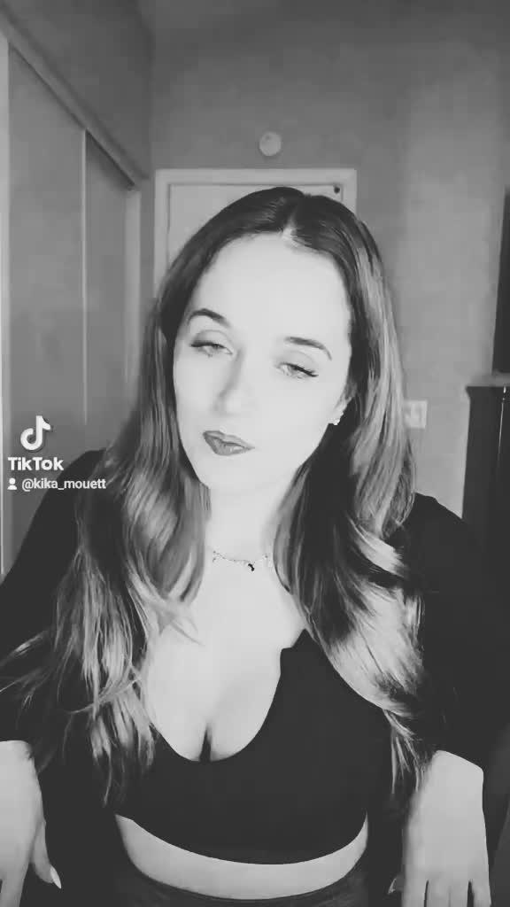 @👑Kika👑Desveleitors🍸