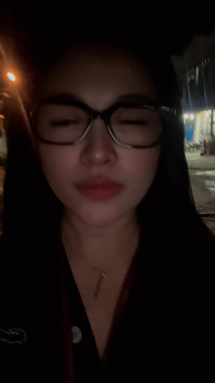 @Dhinycubel