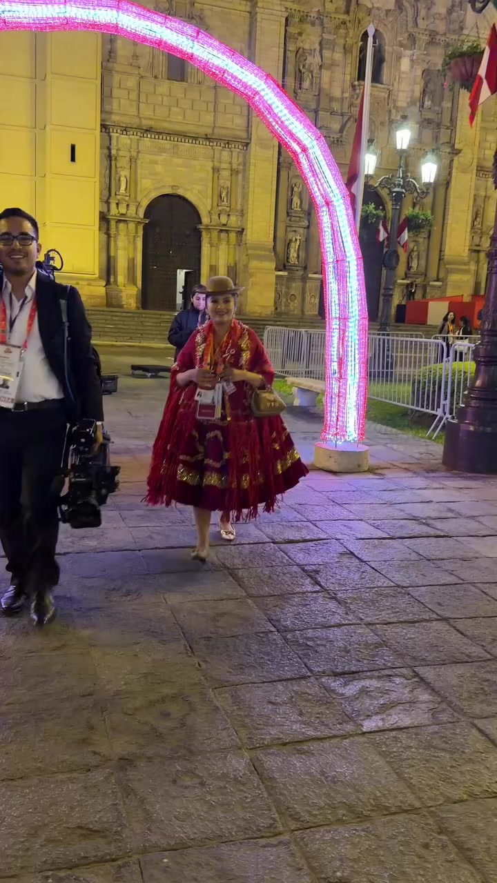 @Brisayda Aruhuanca C