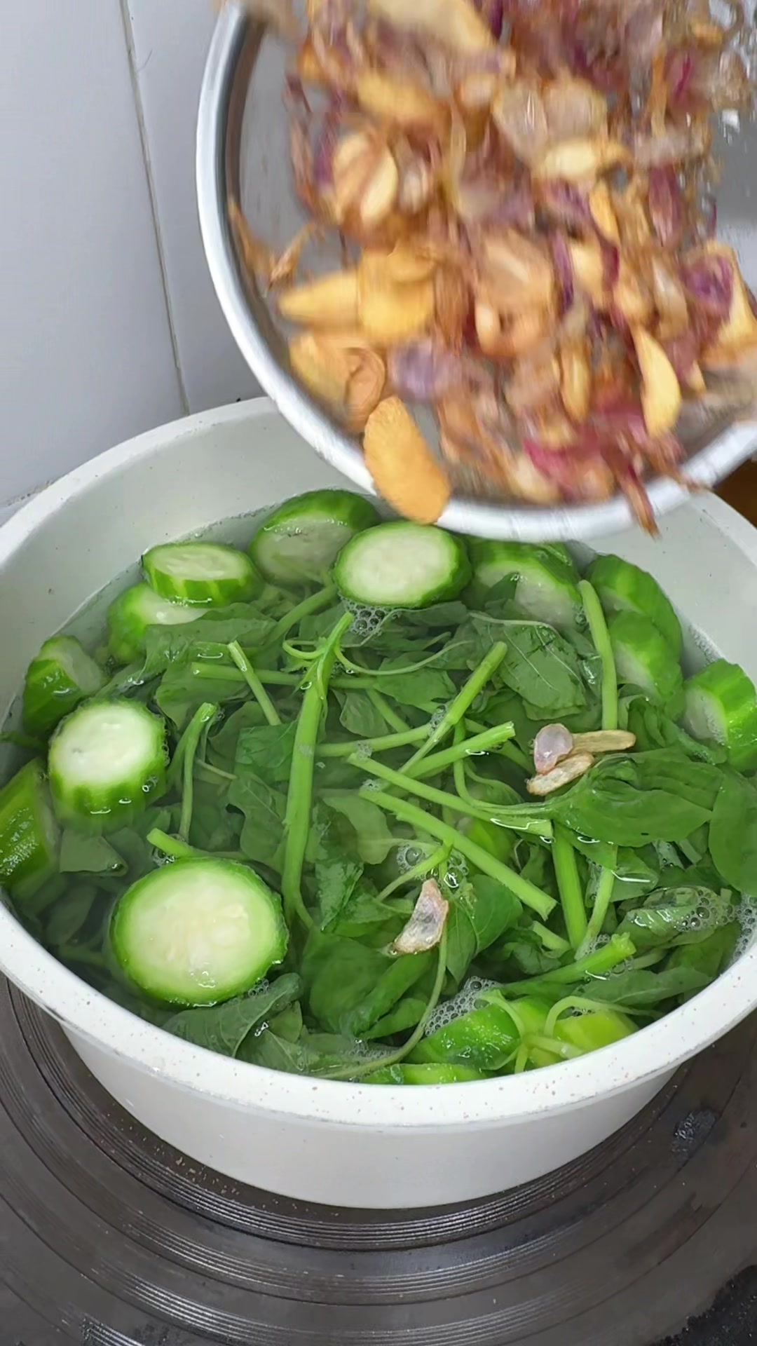 @Yeniwa_