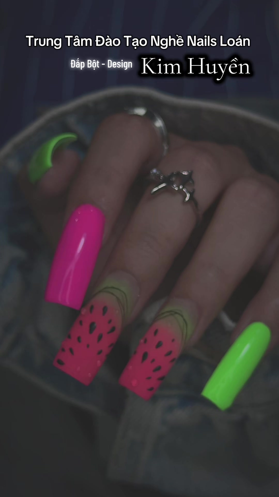 @Nails Loán