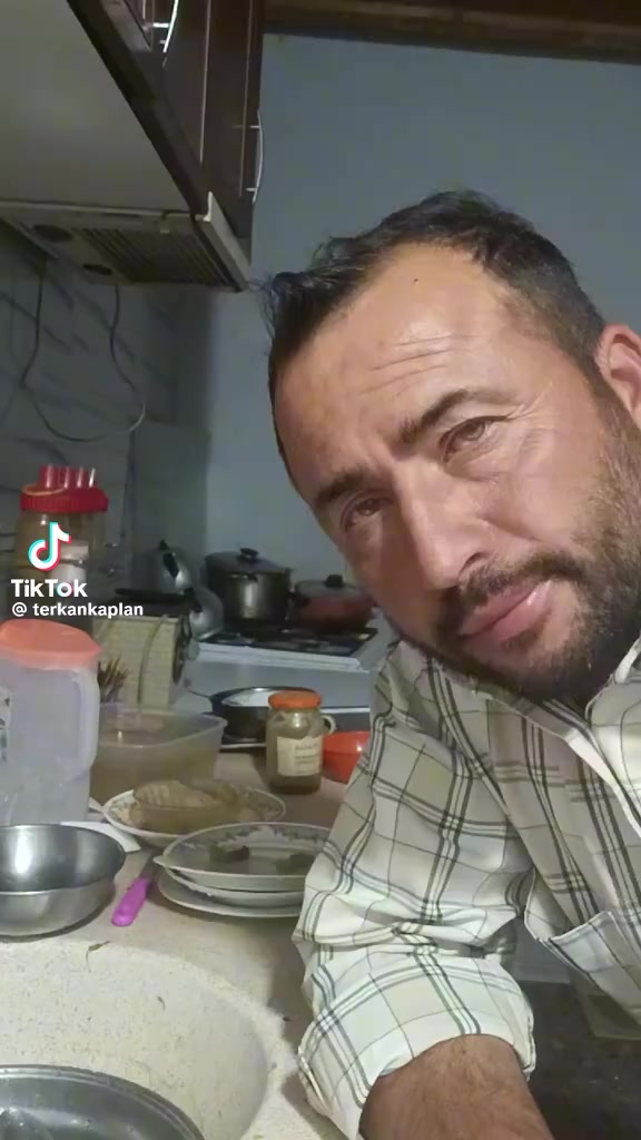 @HAYAT DEĞİL İNSANLAR ACIMASIZ