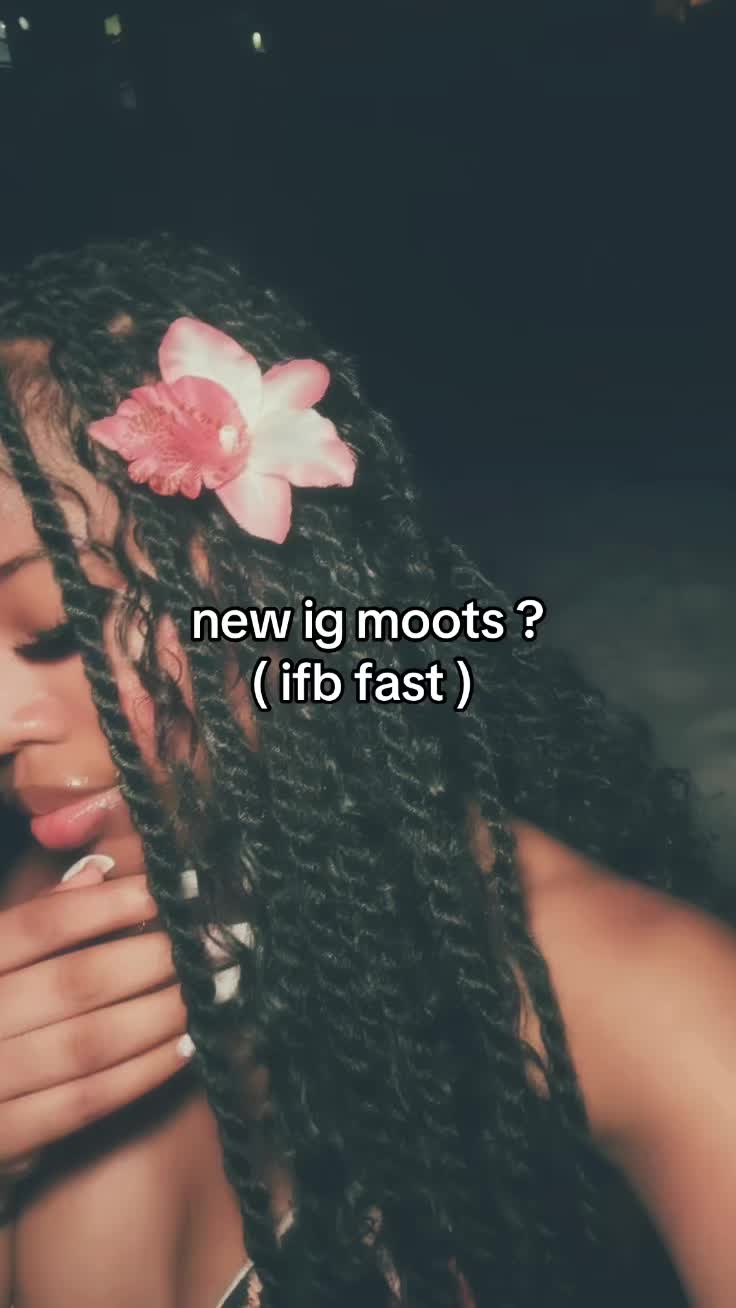 @ᥫ᭡.