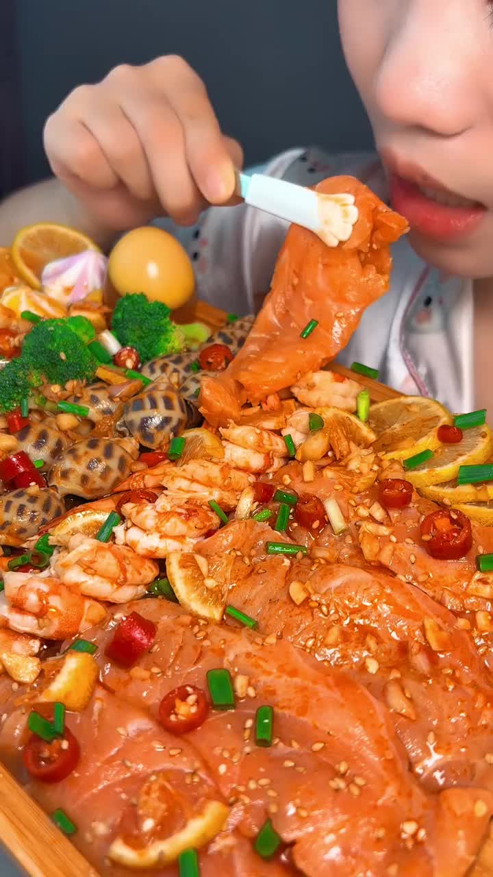 @NomNomDiaries