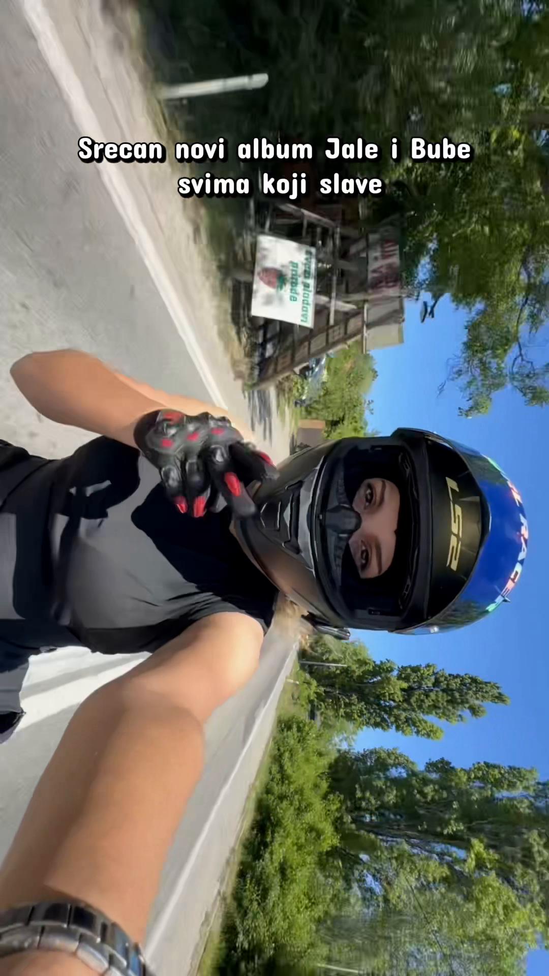 @𝐋𝐞𝐚♡