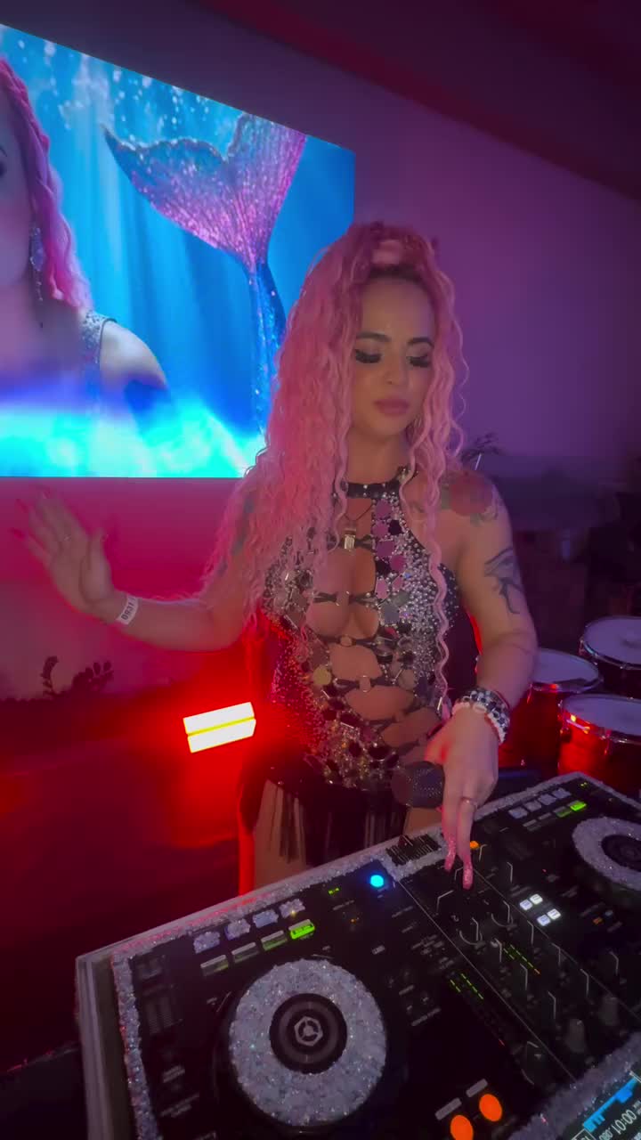 @Débora Fantine