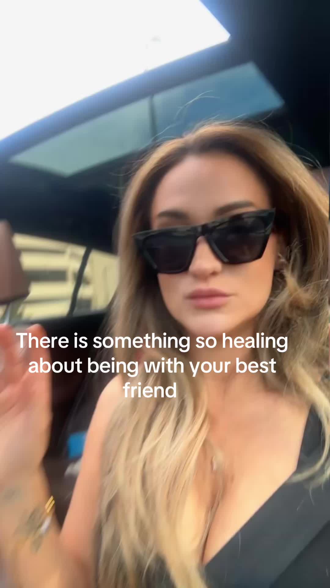 @Elizabeth🖤