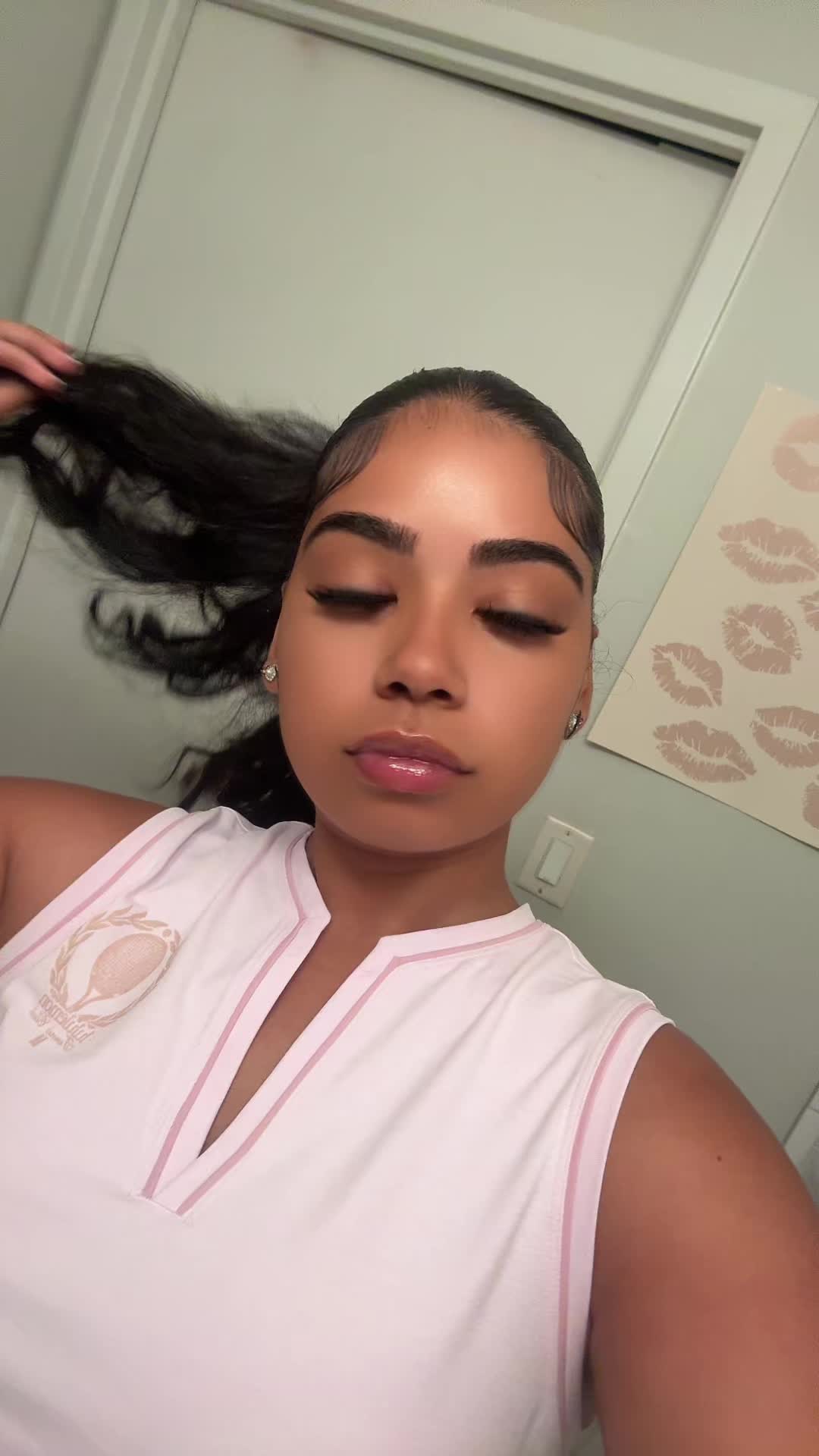 @Theprettydenisse