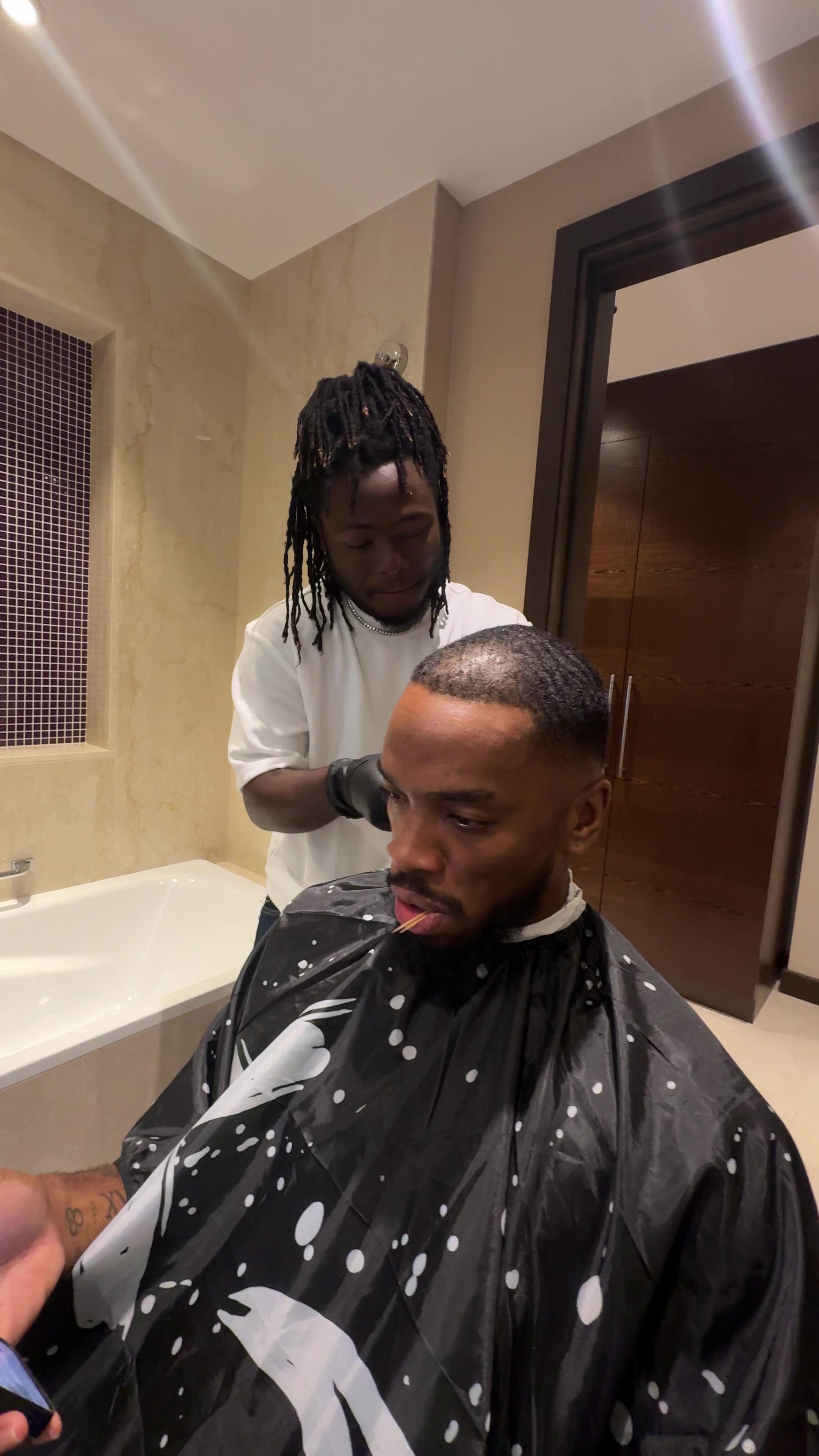 @K G CUTZ