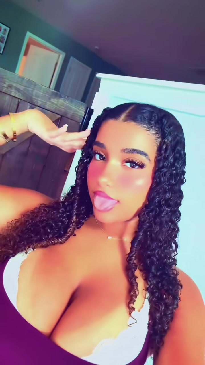 @🦄
