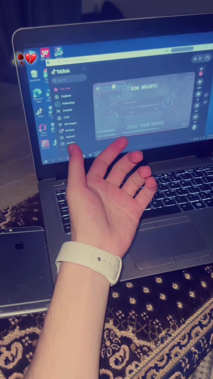 @𝕔 𝕙 𝕖 𝕣 𝕣 𝕪 🍒