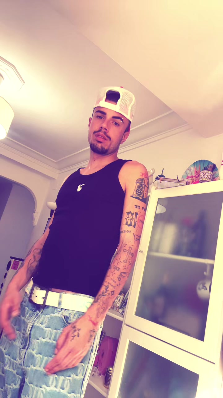 @By.aaron_