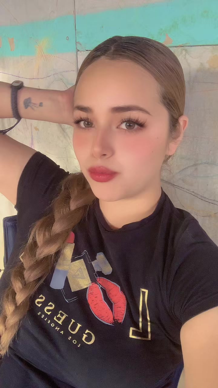 @👸