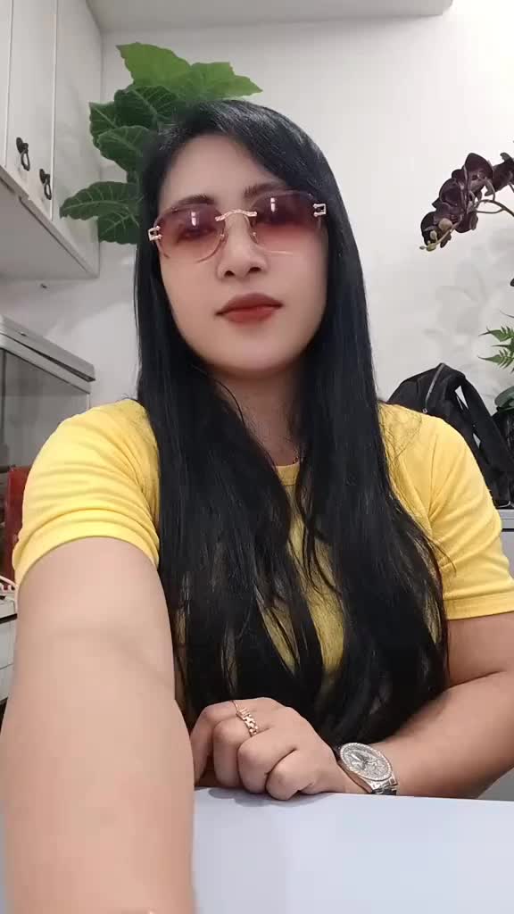 @Ling Ling🇲🇨🇭🇰