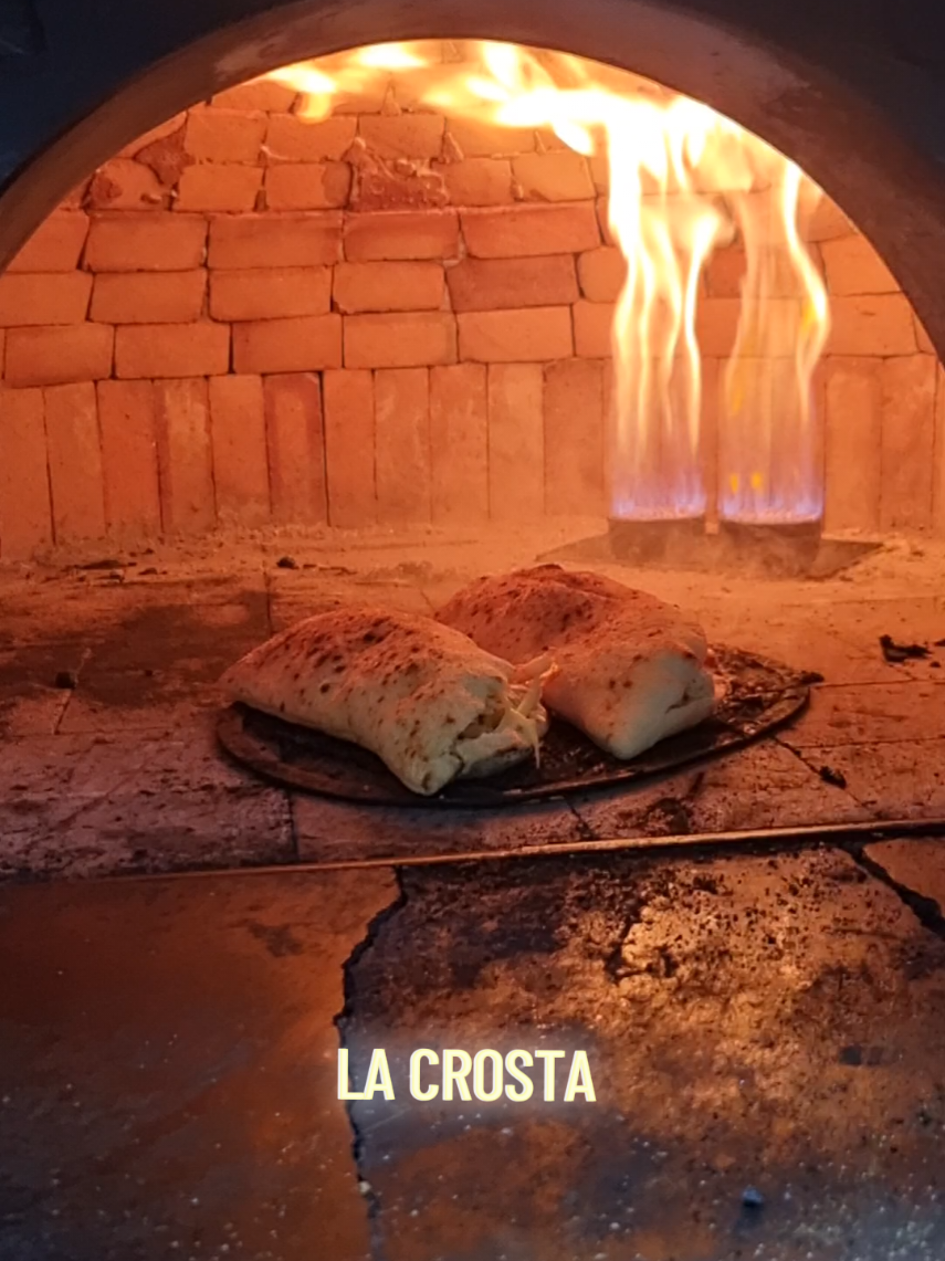 @Lacrosta_pizzeria