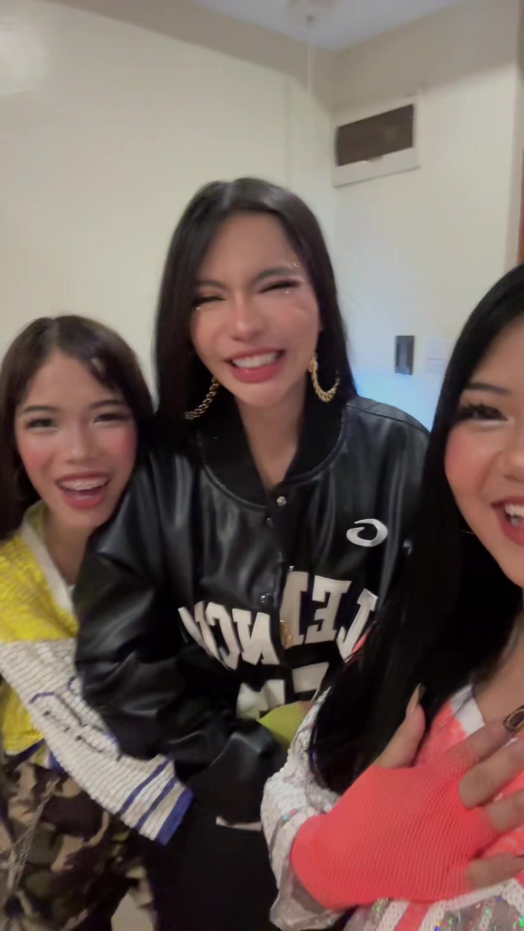 @Ella Dakz