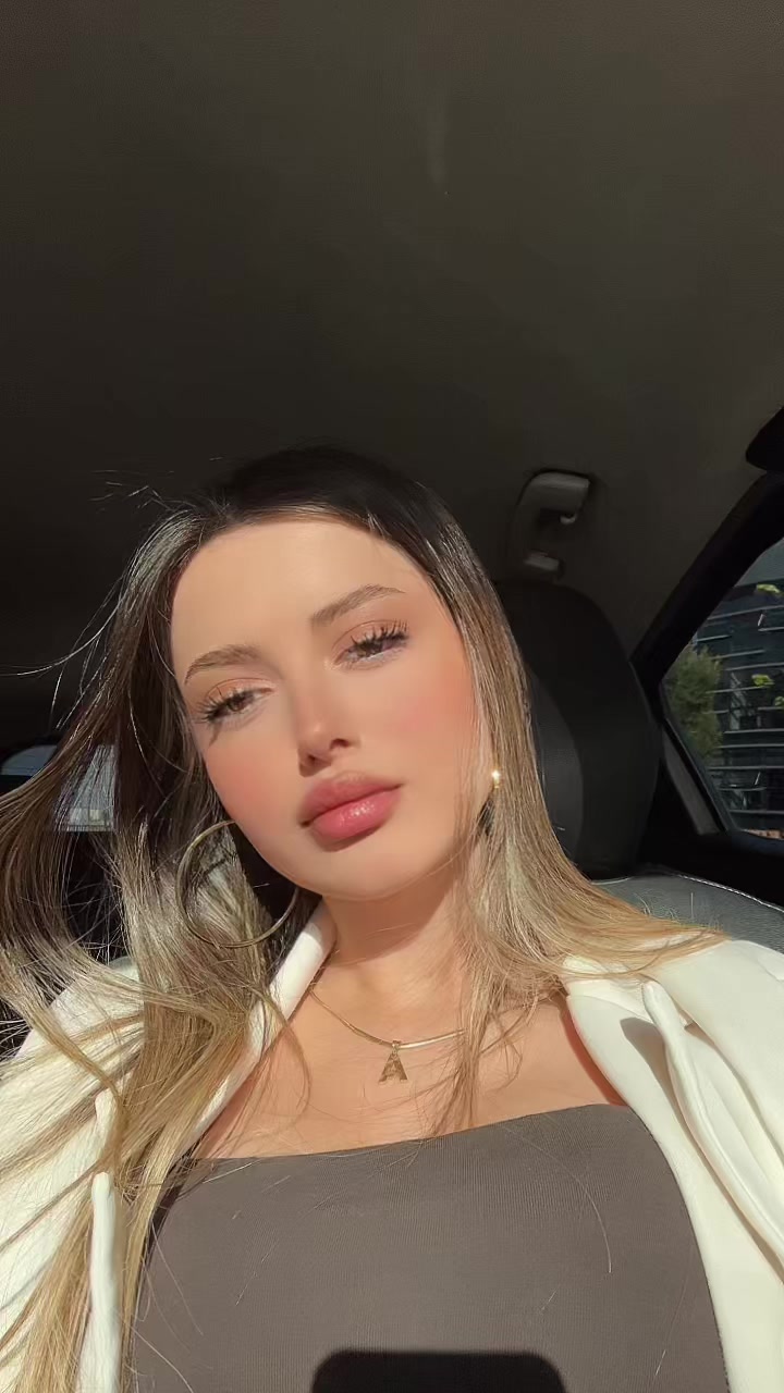 @Ayşegül