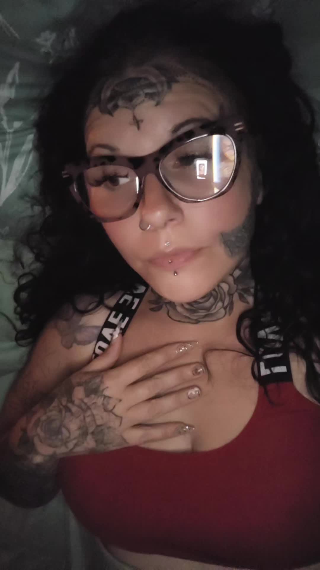 @👑B