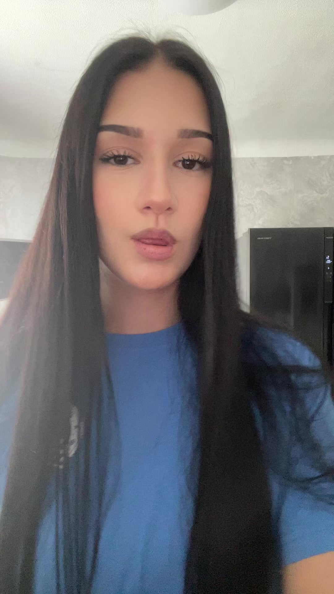 @брюнетка
