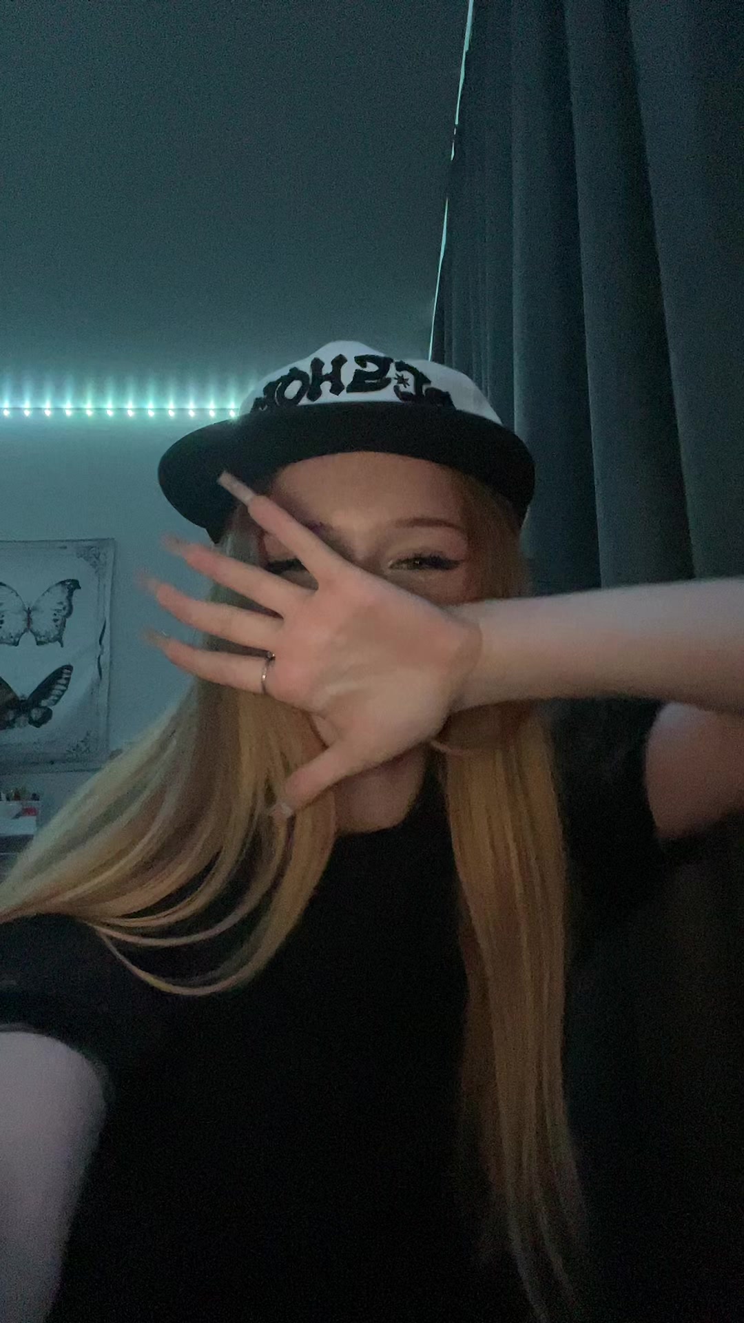 @B4DBR34D ¿🤨