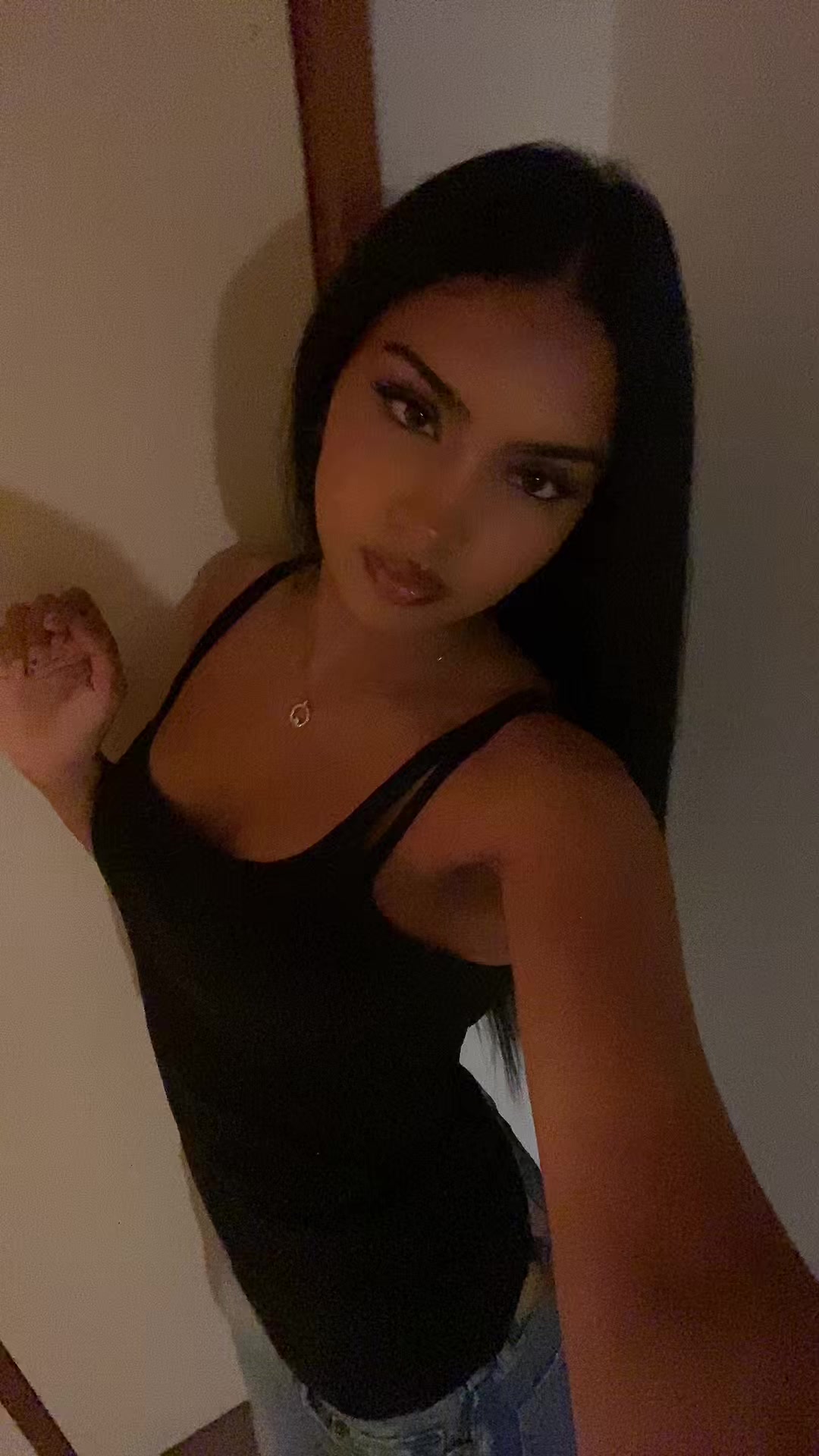 @ELLA-JANE
