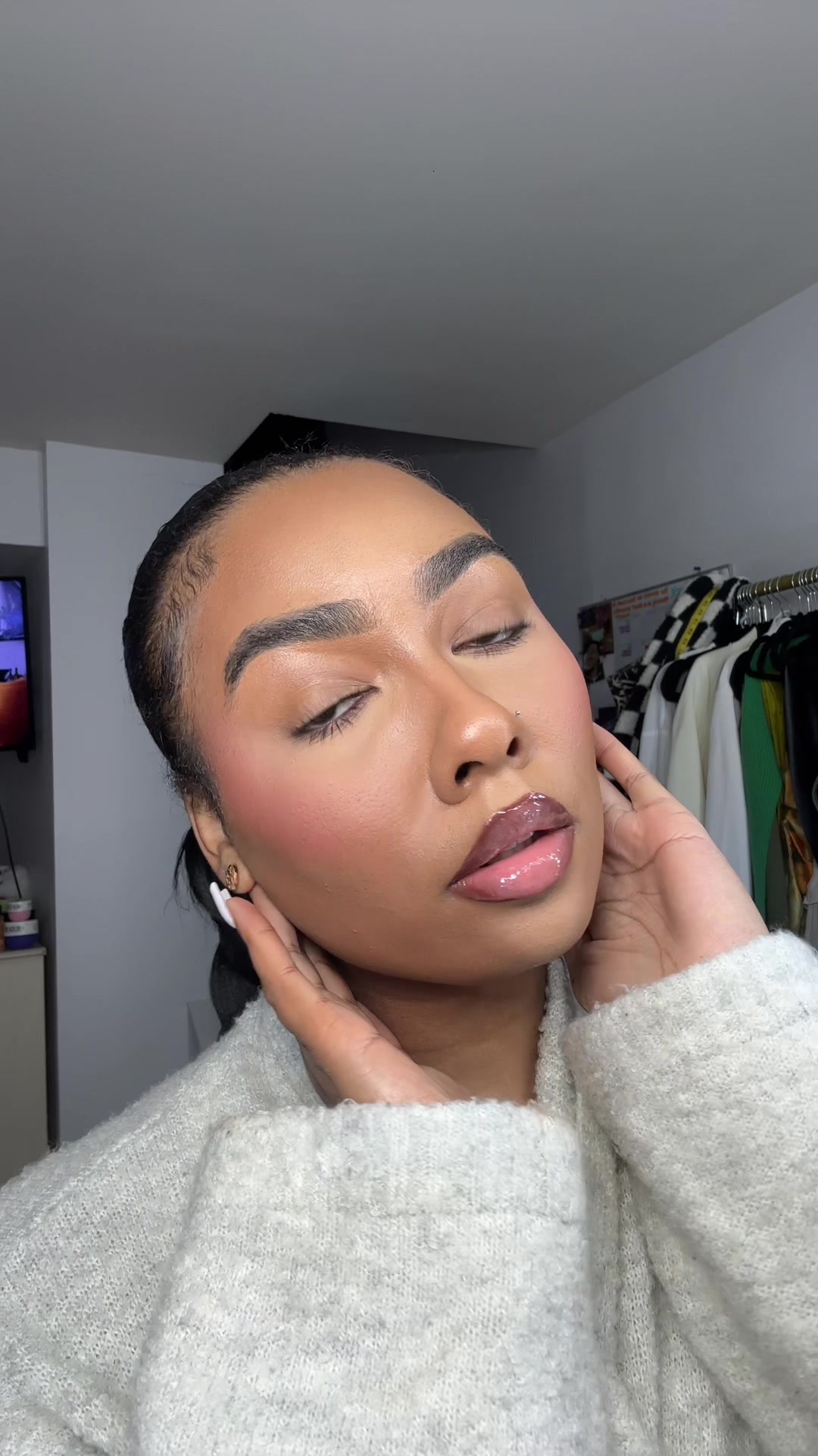 @angelshakia