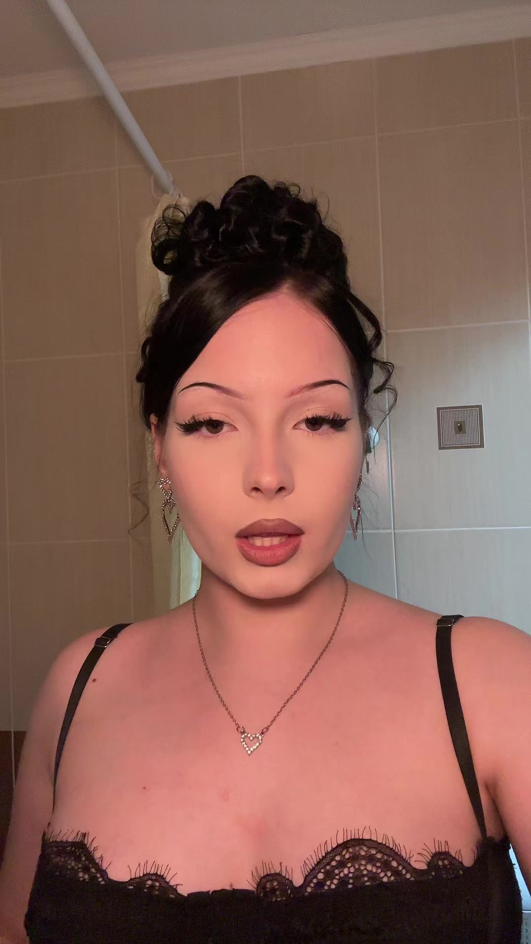 @𝒮ℴ𝒻𝒾𝒶
