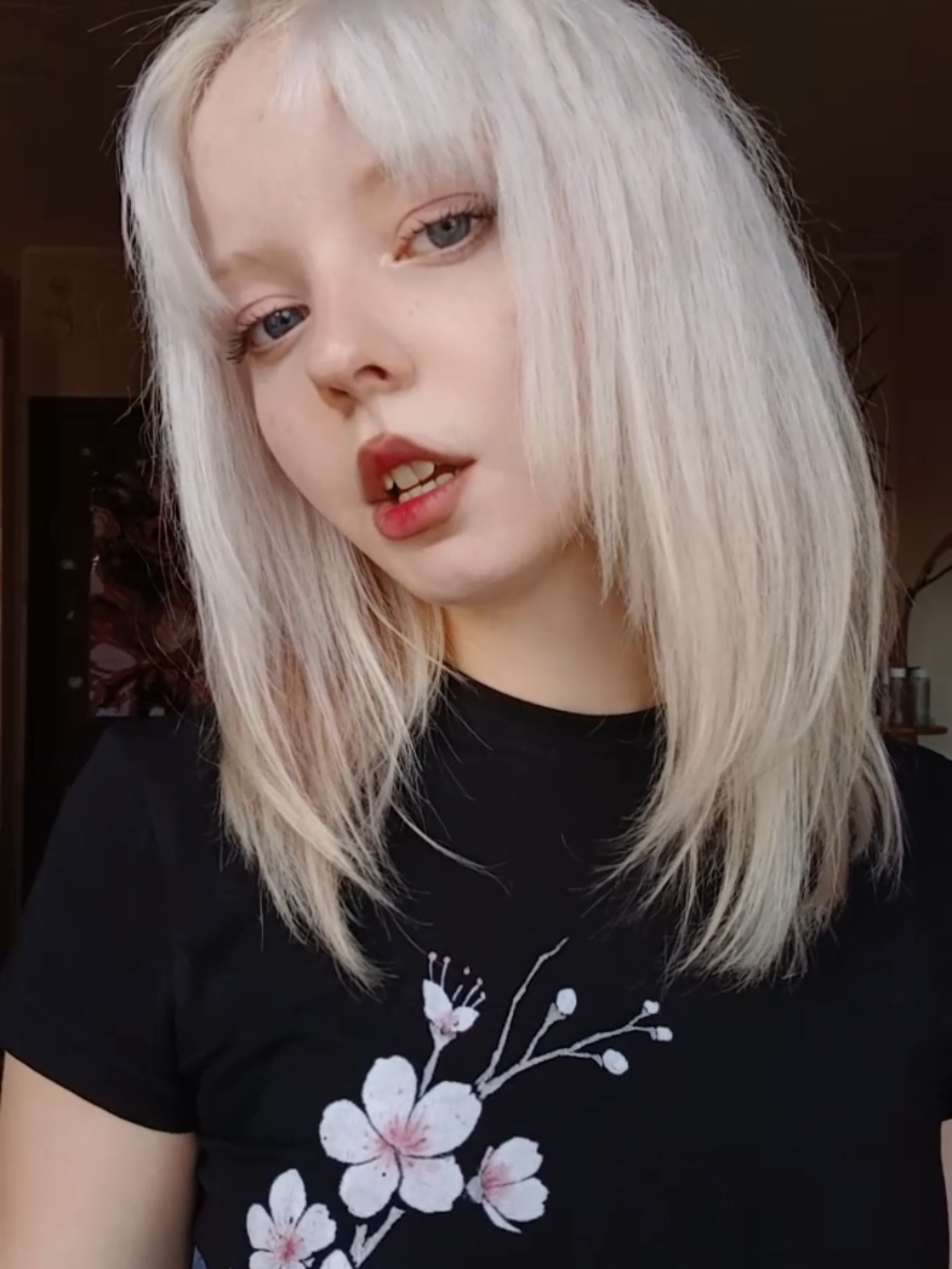 @♡The girl of the dealer♡