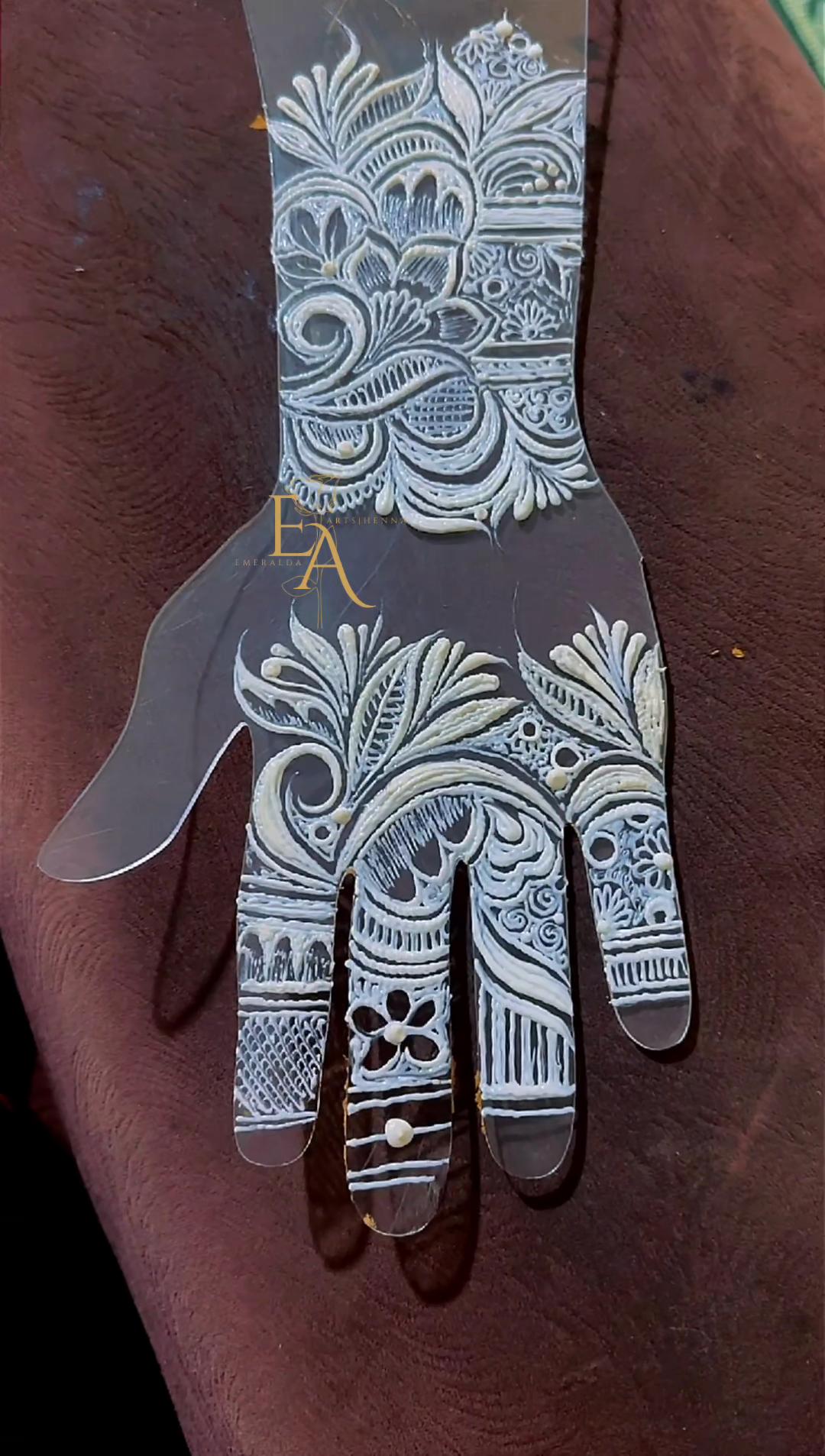 @Emeralda Arts | Henna