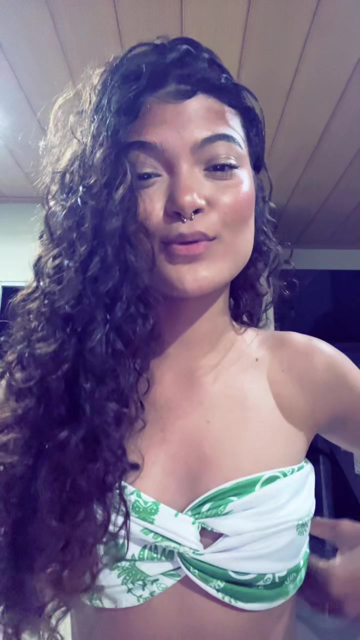 @Nath&aacute;lia