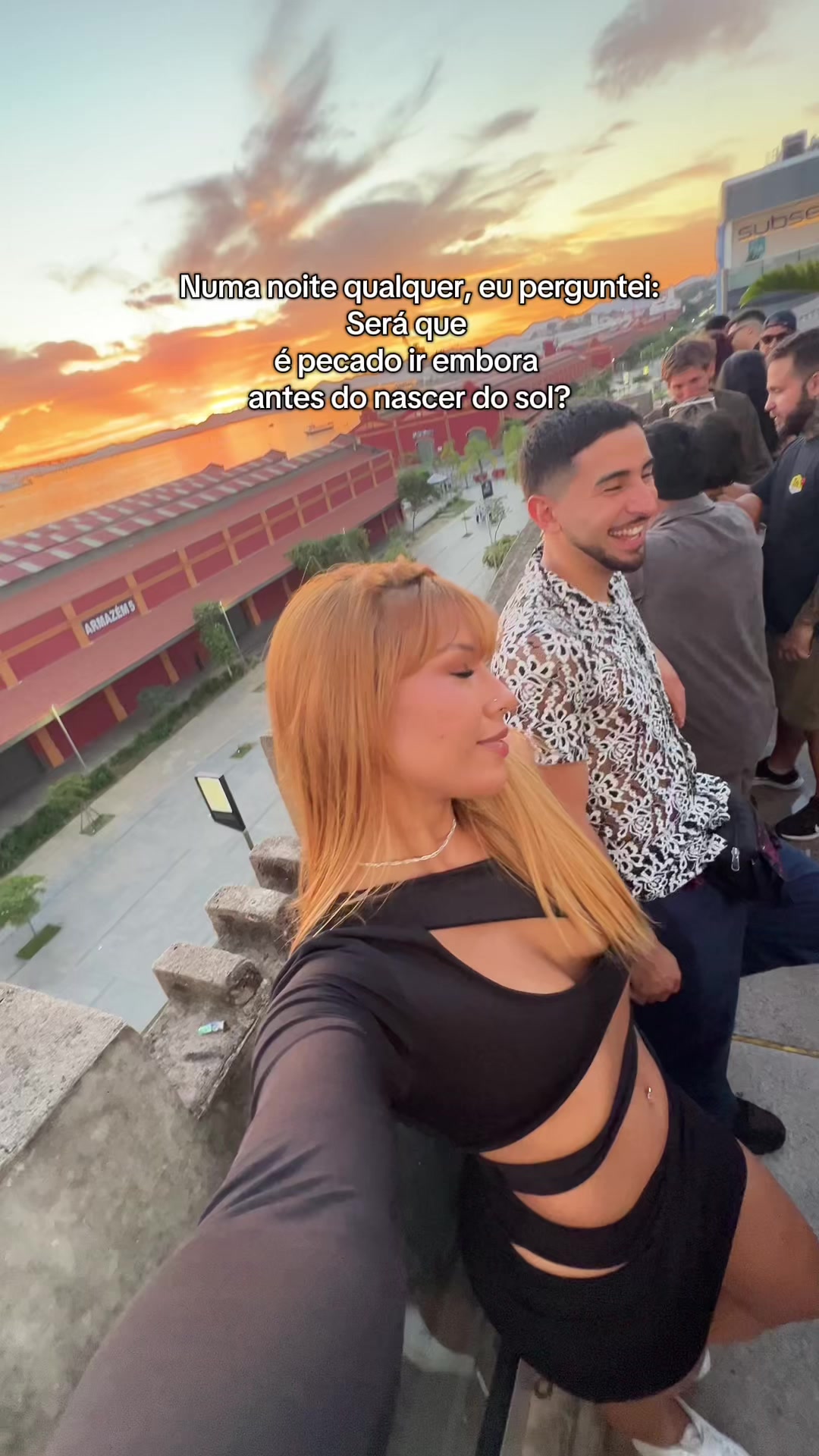 @Thainá🧡