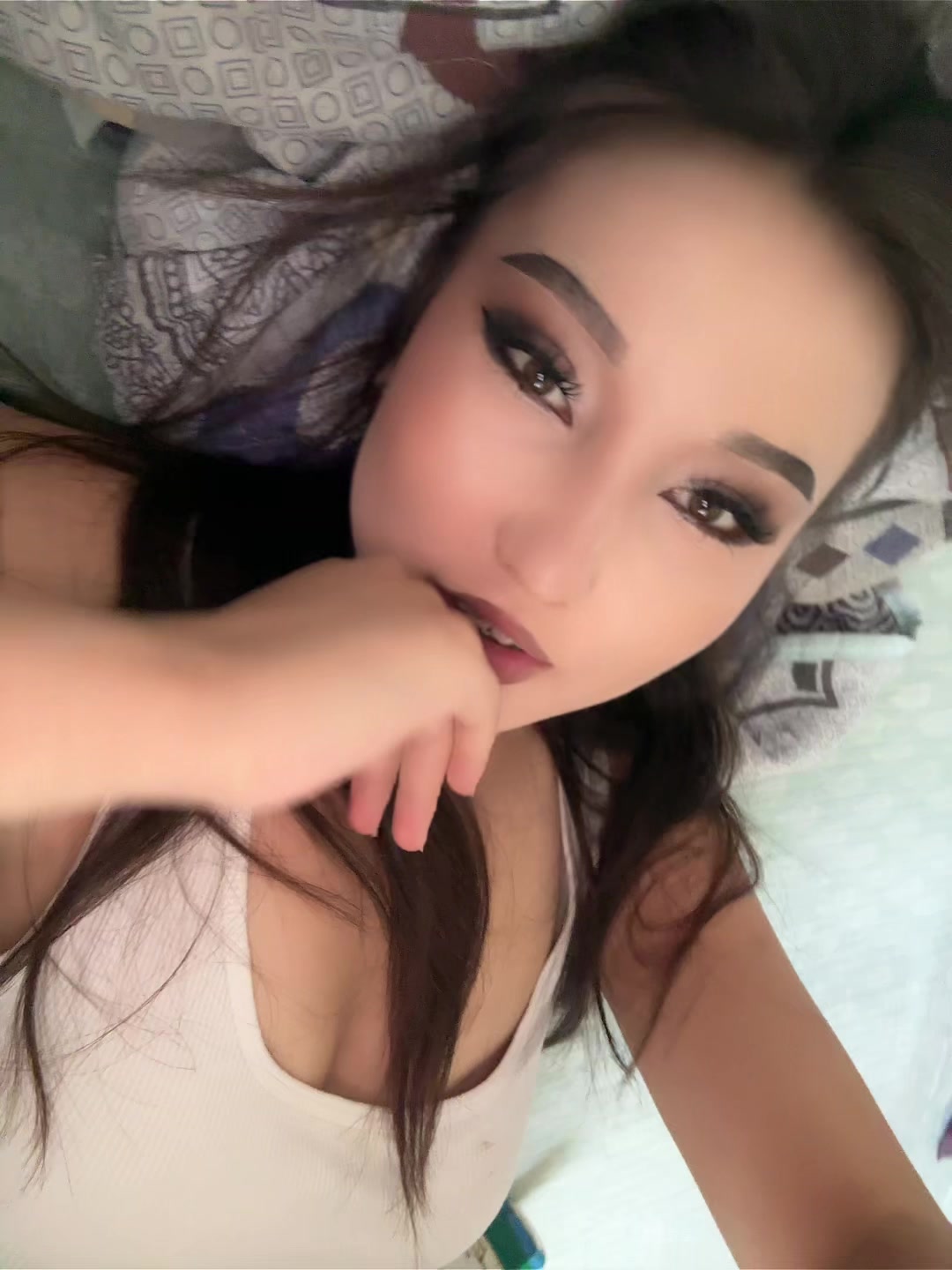 @Азю