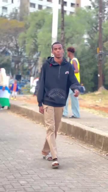 @Naanoow 🇸🇴+🆎