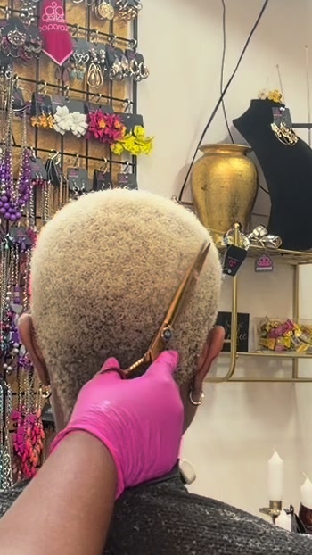 @Glitz Salon