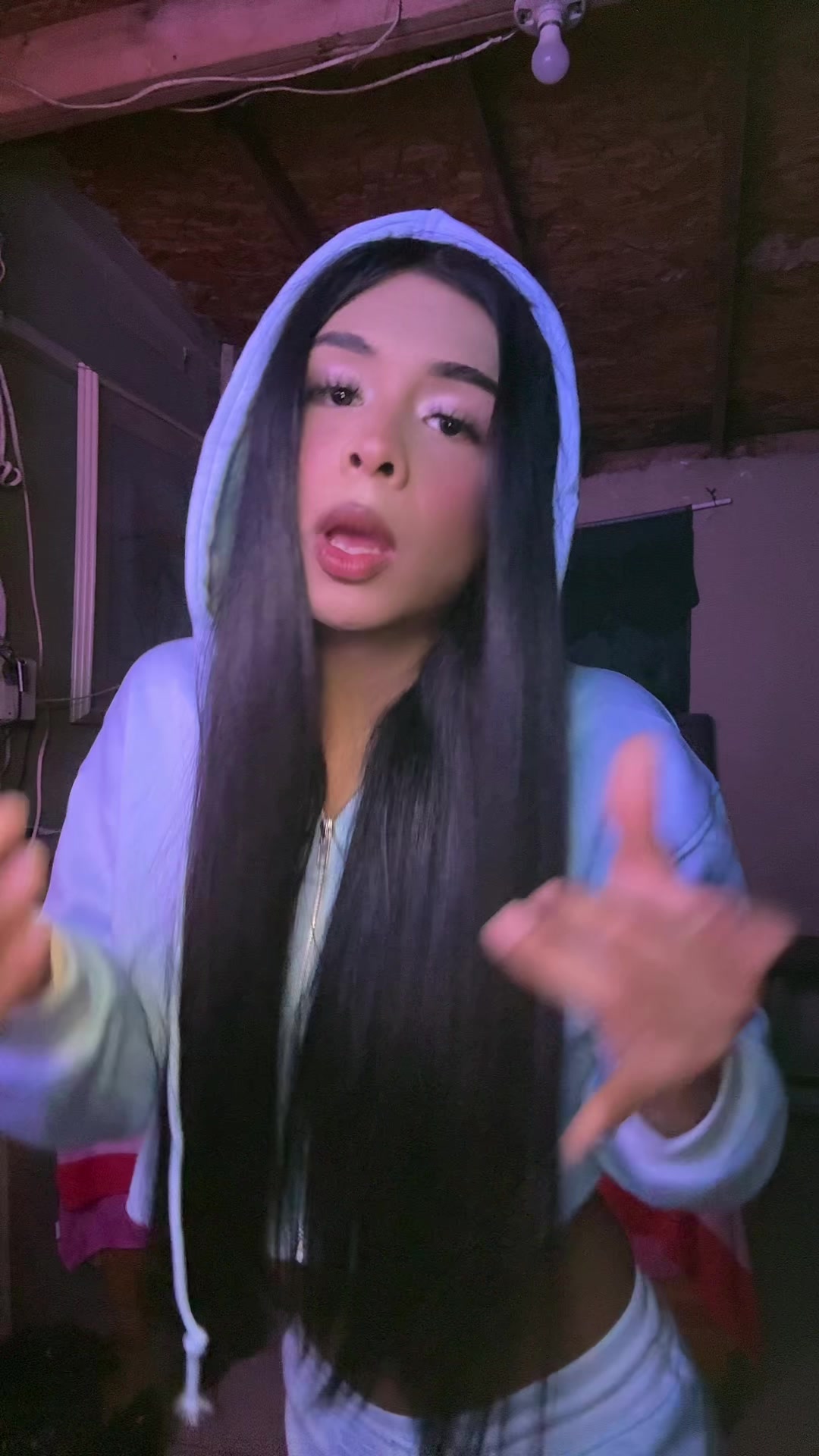 @Cami_