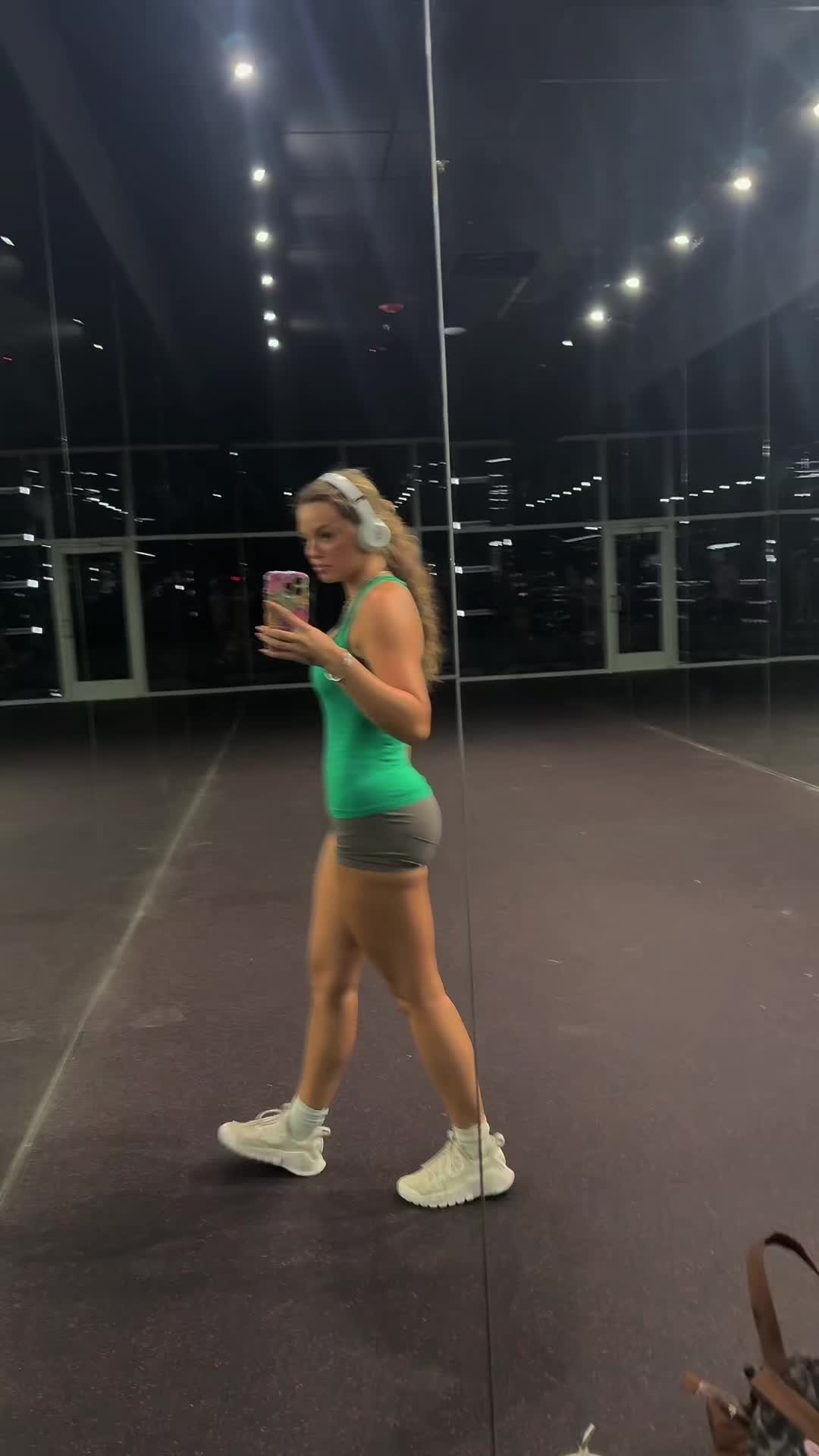 @KellyLiftz