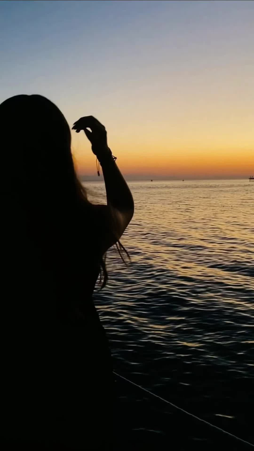 @♕